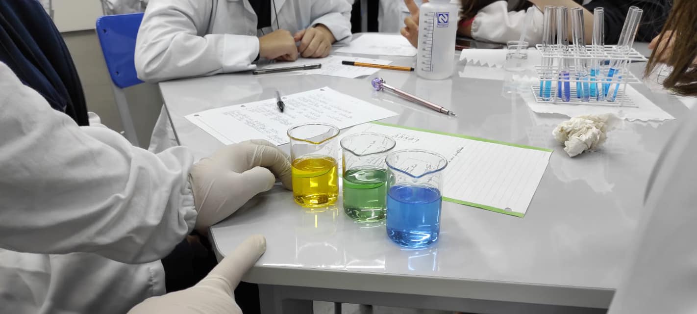 LABORATÓRIO DE QUÍMICA
