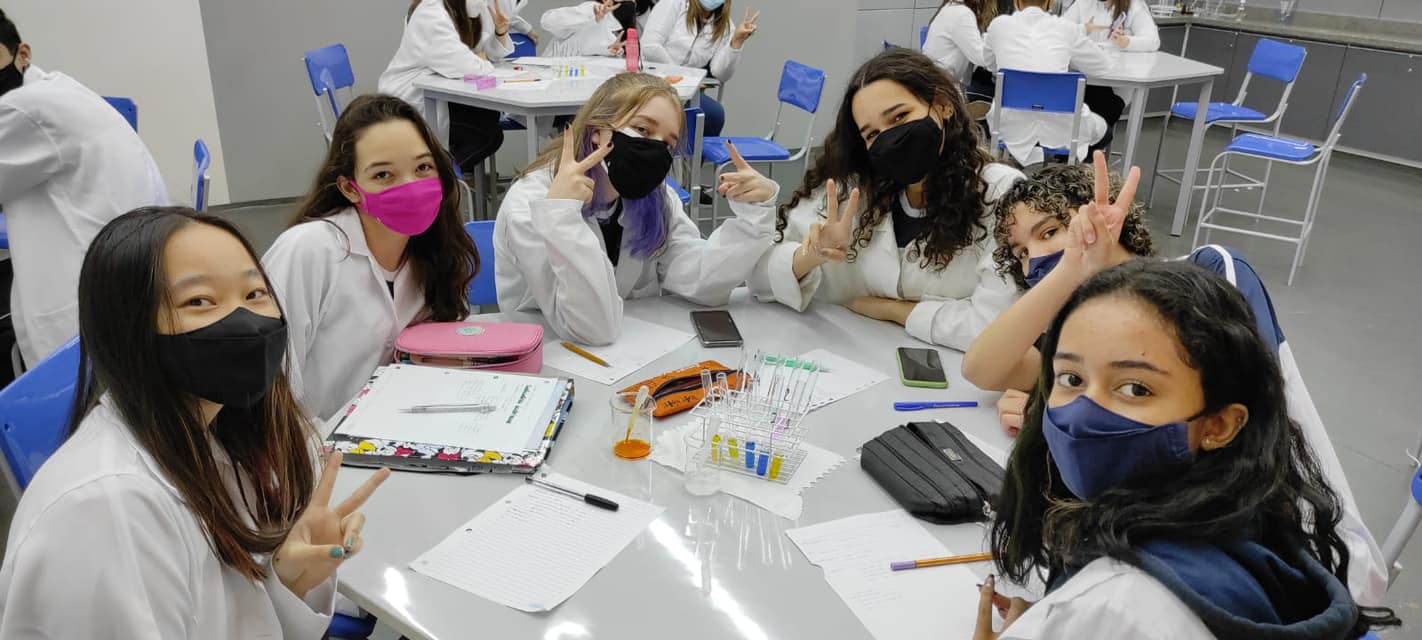 LABORATÓRIO DE QUÍMICA