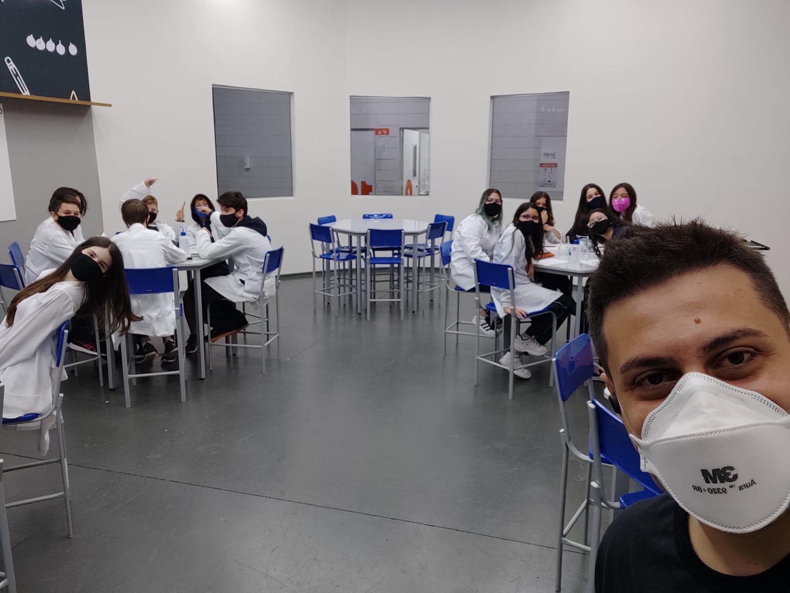 LABORATÓRIO DE QUÍMICA