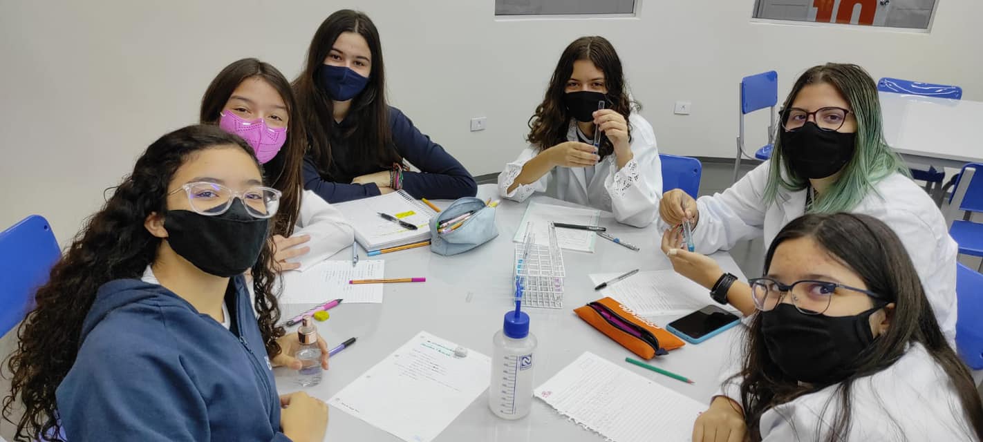 LABORATÓRIO DE QUÍMICA