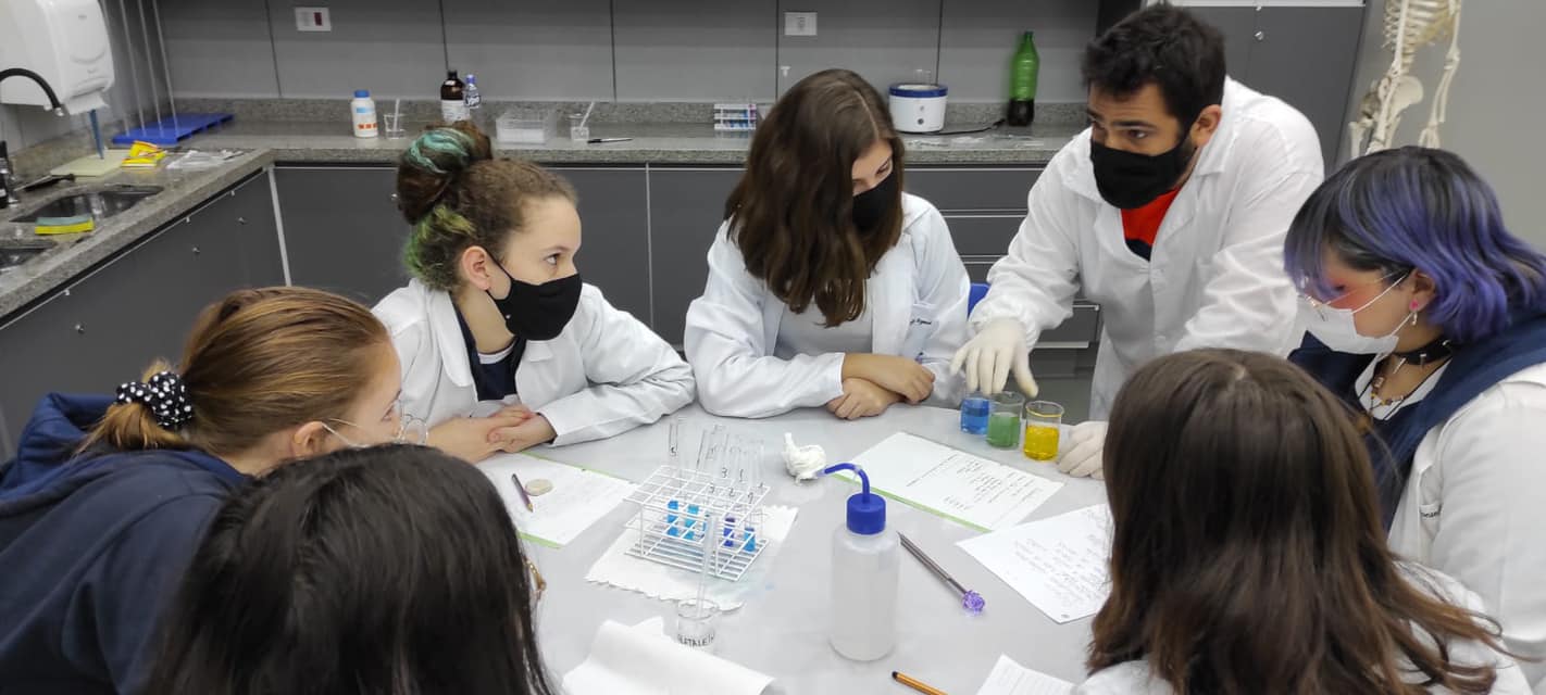 LABORATÓRIO DE QUÍMICA