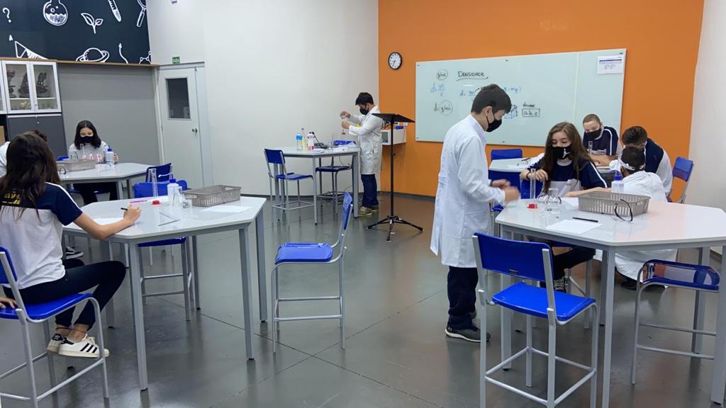 LABORATÓRIO DE QUÍMICA