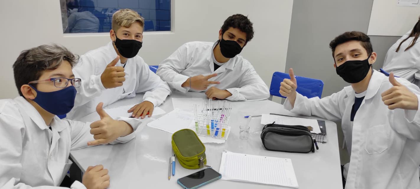 LABORATÓRIO DE QUÍMICA