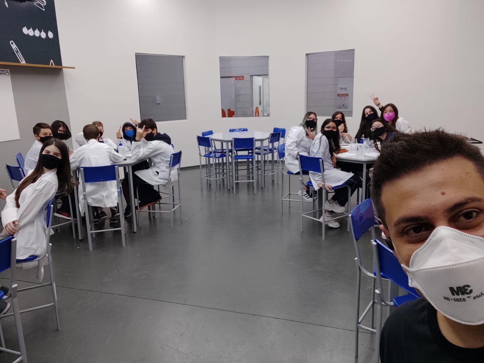 LABORATÓRIO DE QUÍMICA