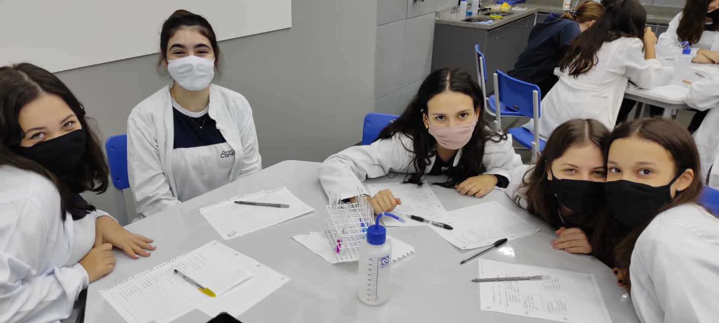 LABORATÓRIO DE QUÍMICA