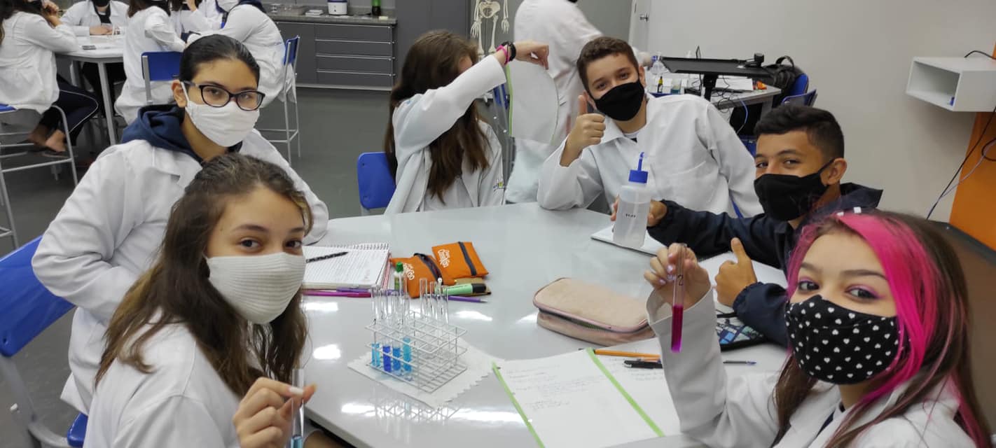 LABORATÓRIO DE QUÍMICA