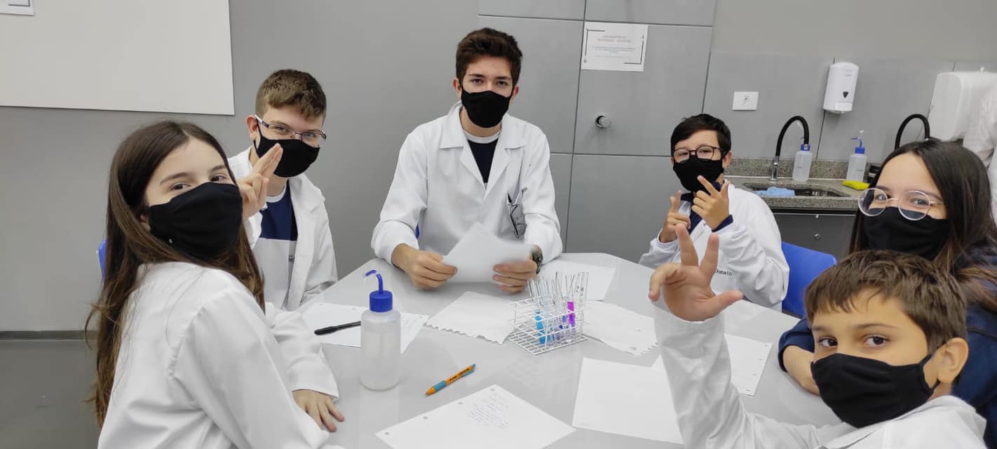 LABORATÓRIO DE QUÍMICA