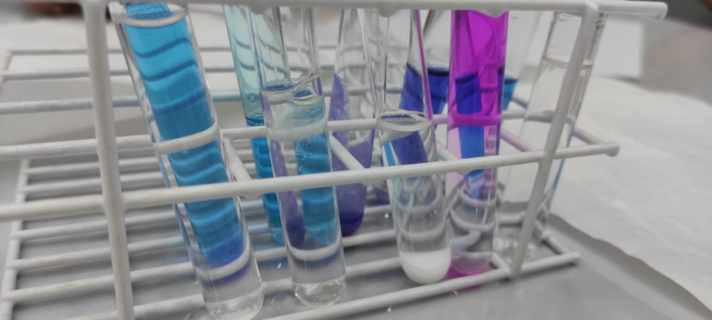 LABORATÓRIO DE QUÍMICA