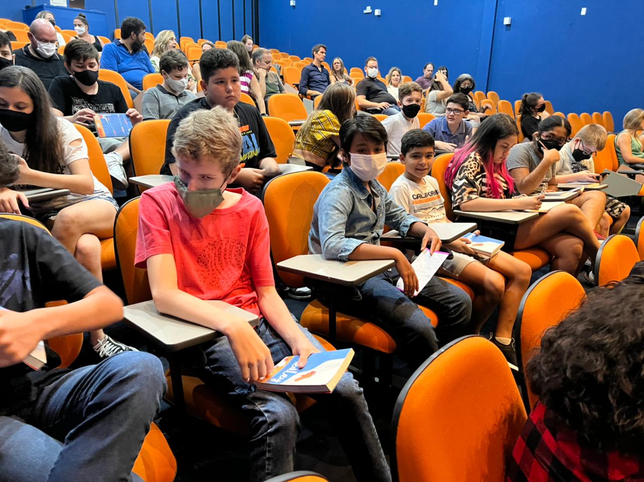 Conexão Literária: Bate-papo com a autora Keka Reis