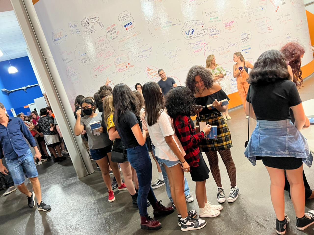 Conexão Literária: Bate-papo com a autora Keka Reis