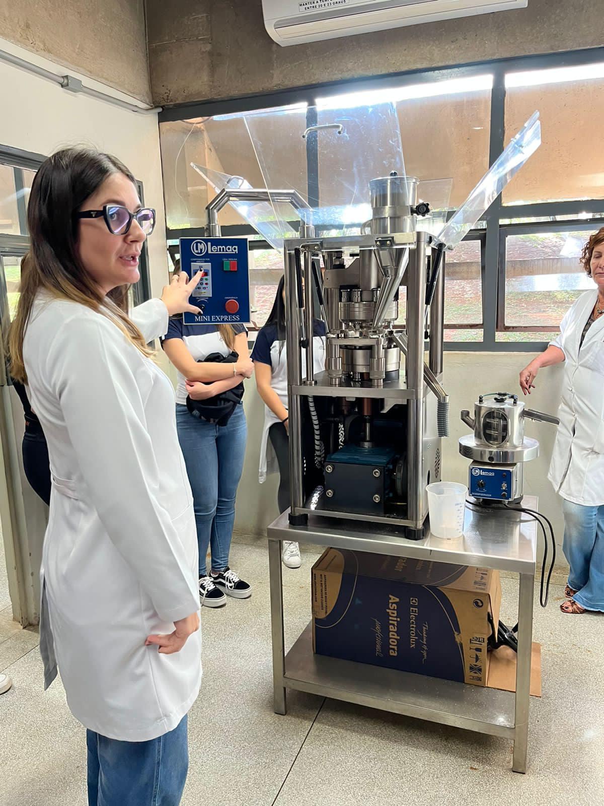 Visita técnica na Faculdade de Ciências Farmacêuticas de Araraquara (UNESP). 