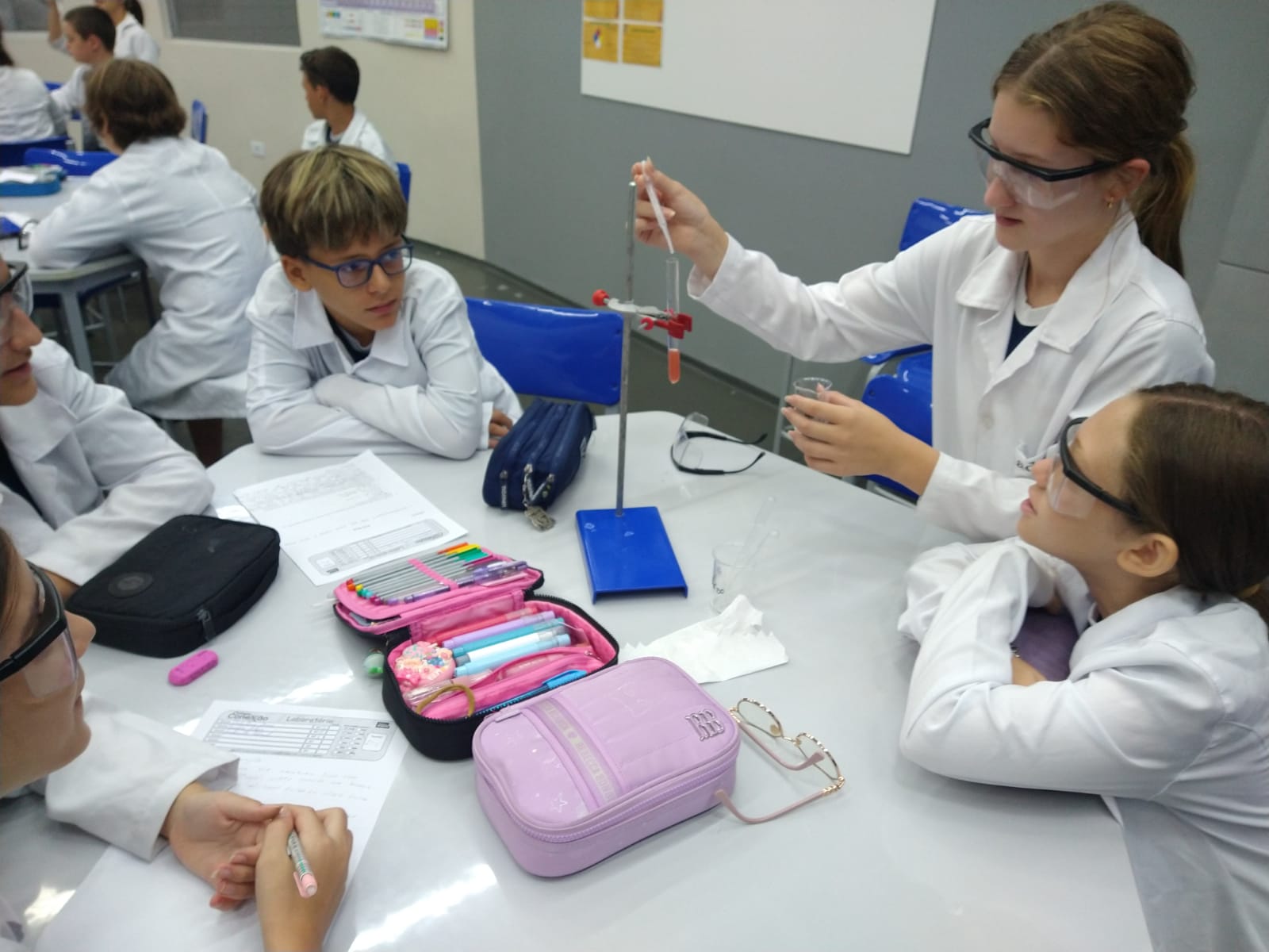 Laboratório - Biologia, Física e Química