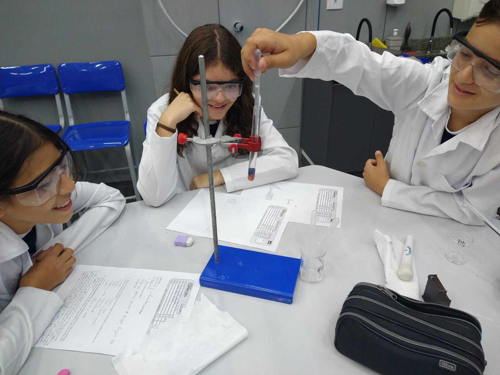 Laboratório - Biologia, Física e Química