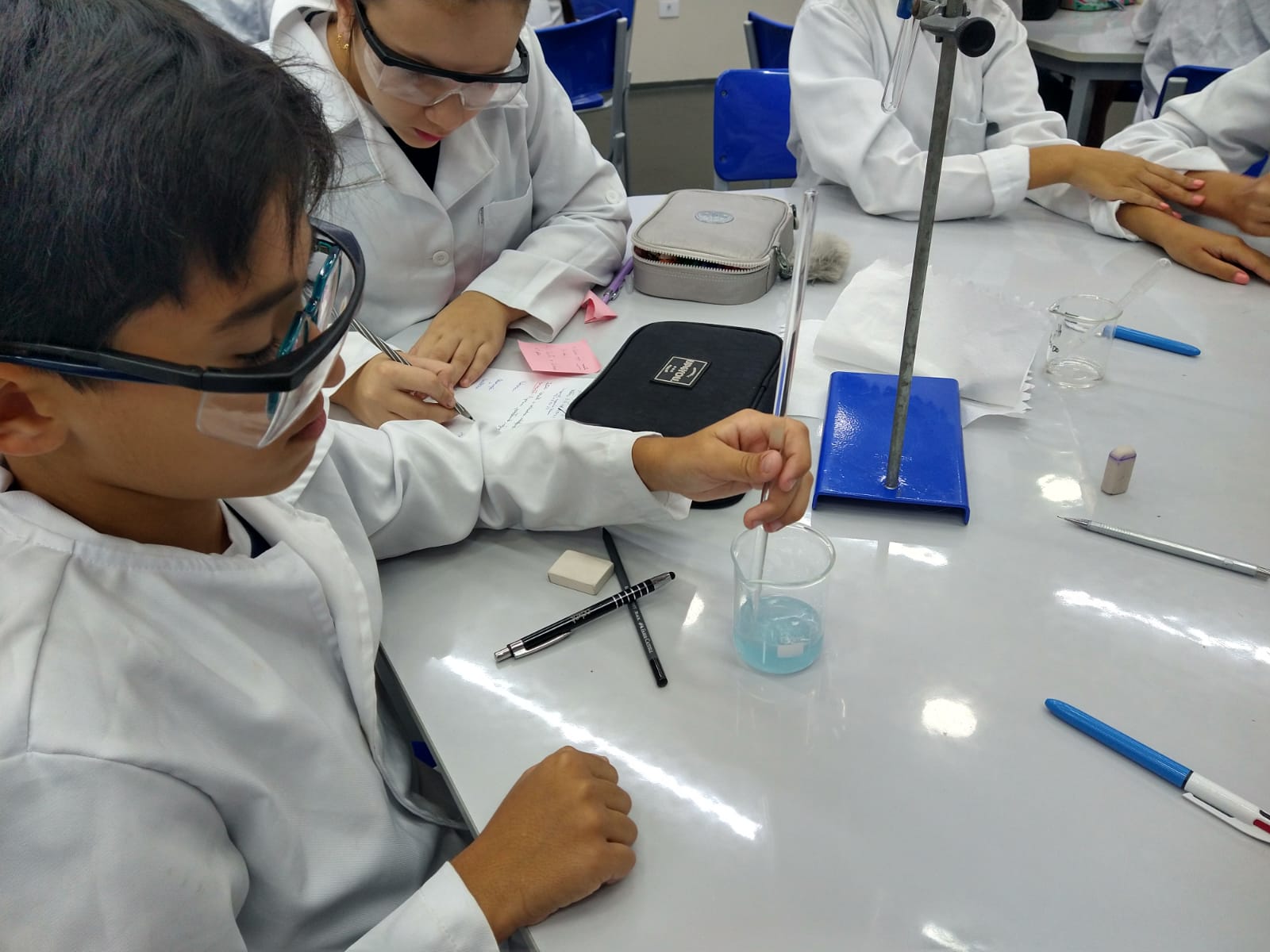 Laboratório - Biologia, Física e Química
