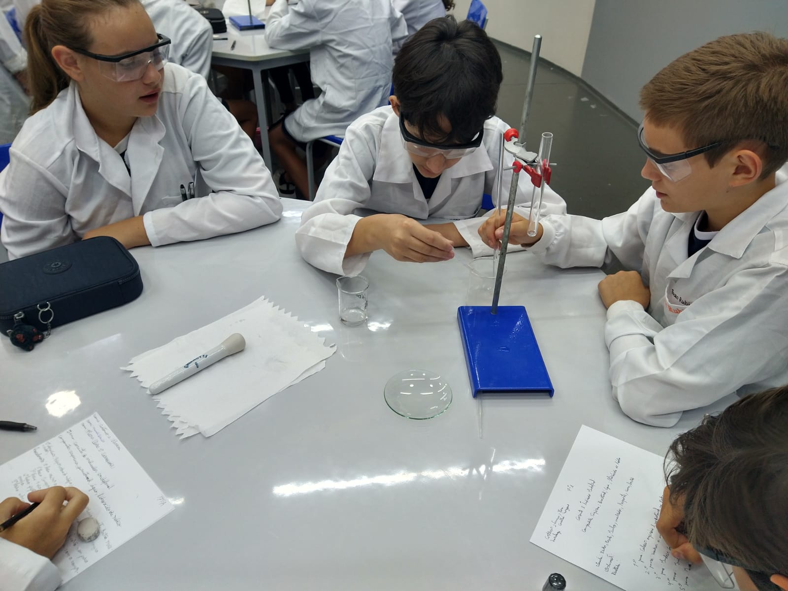 Laboratório - Biologia, Física e Química
