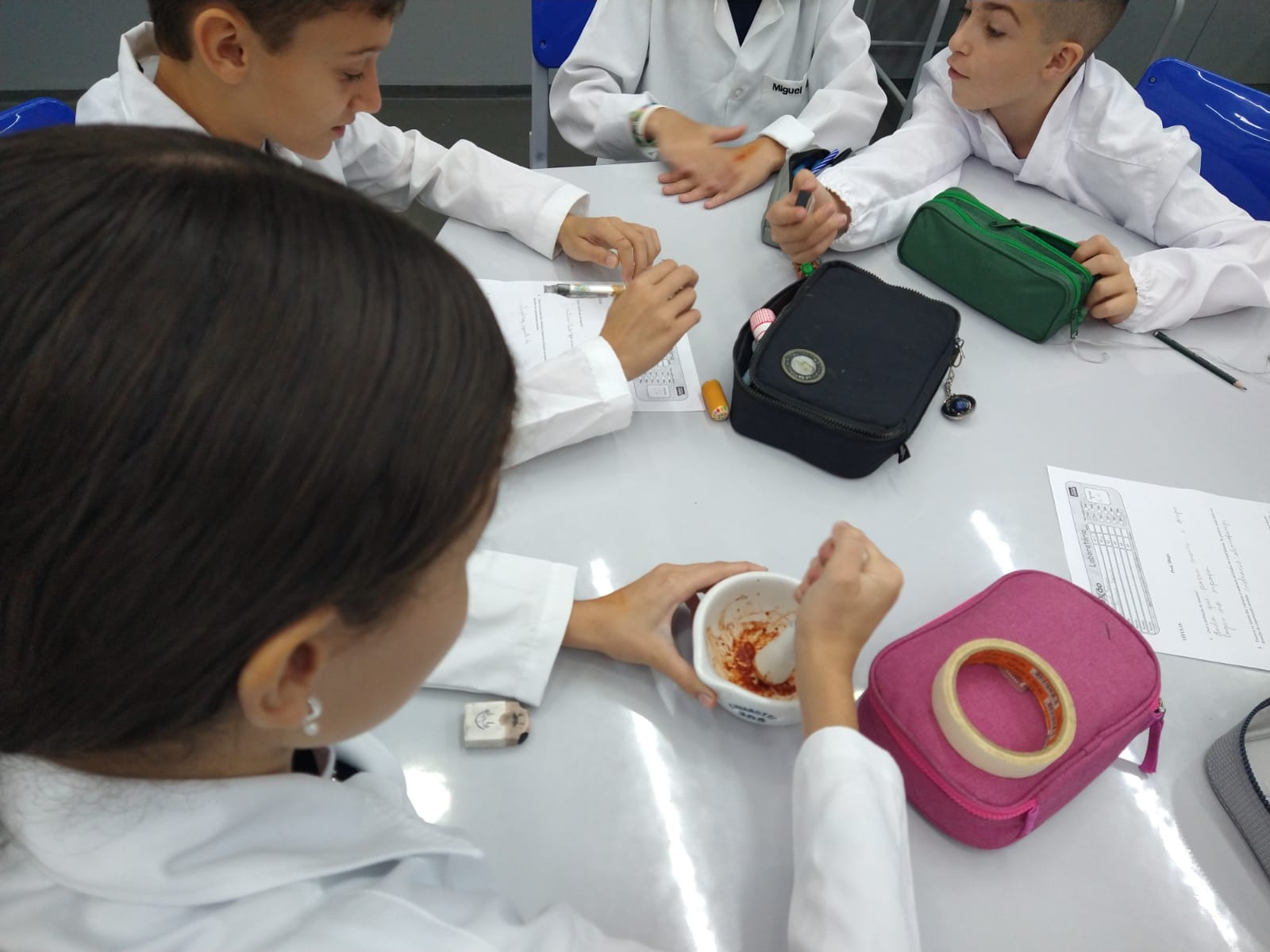 Laboratório - Biologia, Física e Química