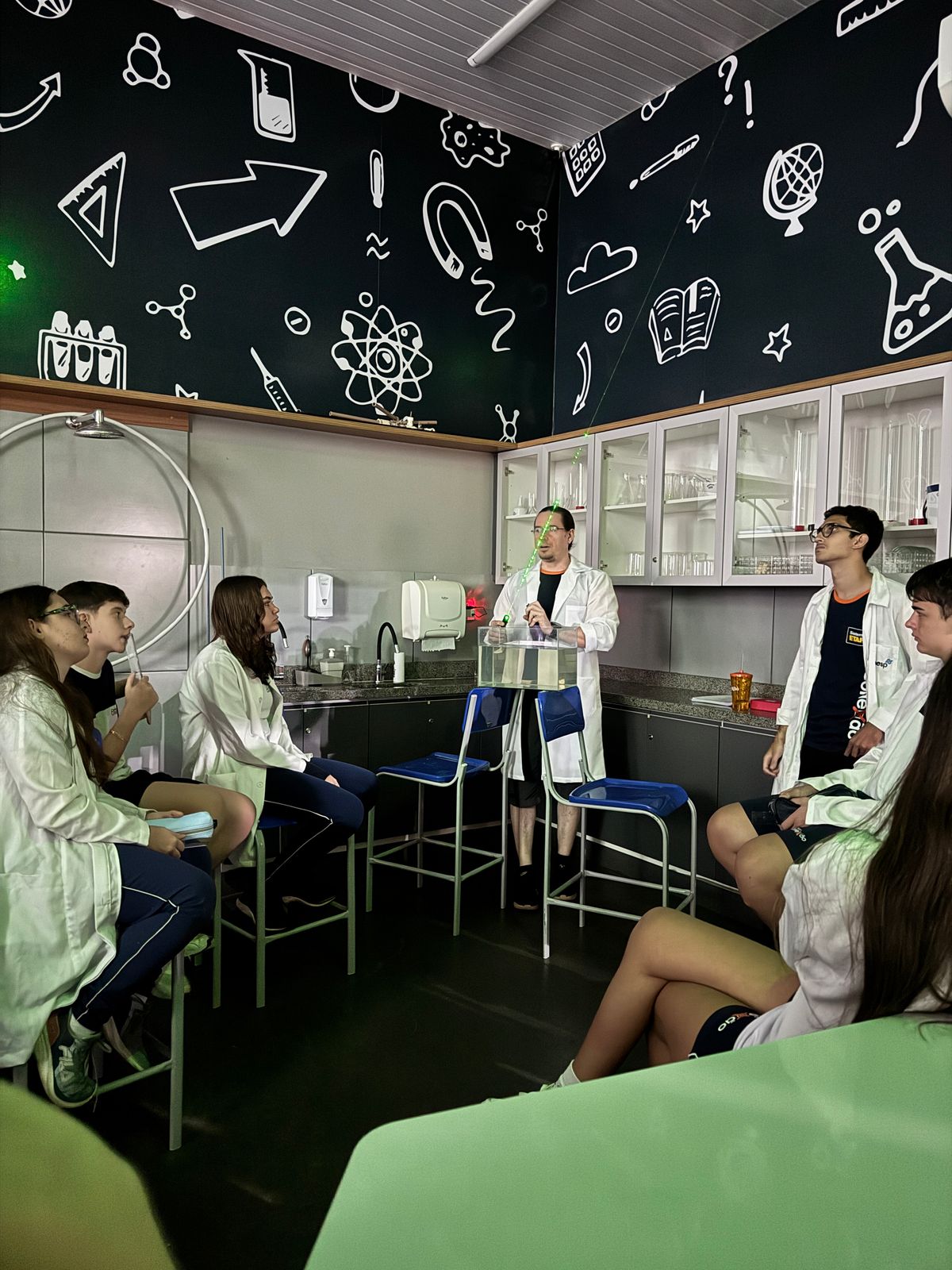 Laboratório - Biologia, Física e Química