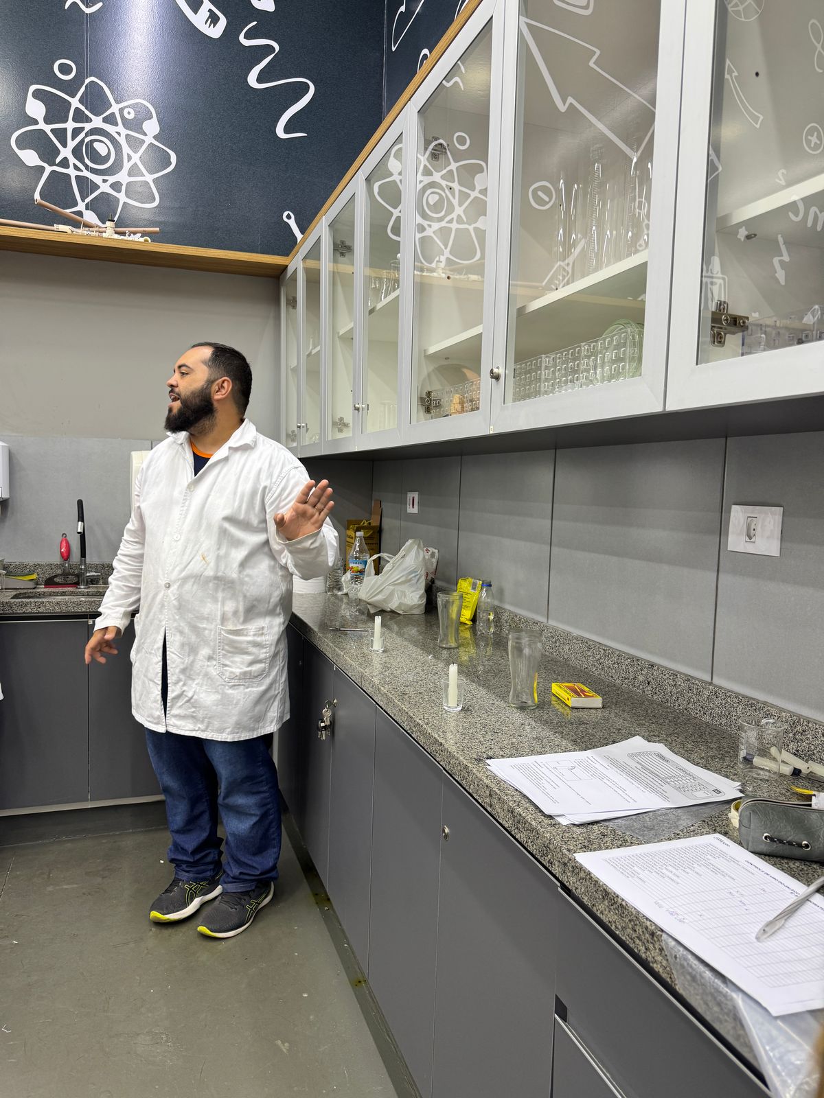 Laboratório - Biologia, Física e Química