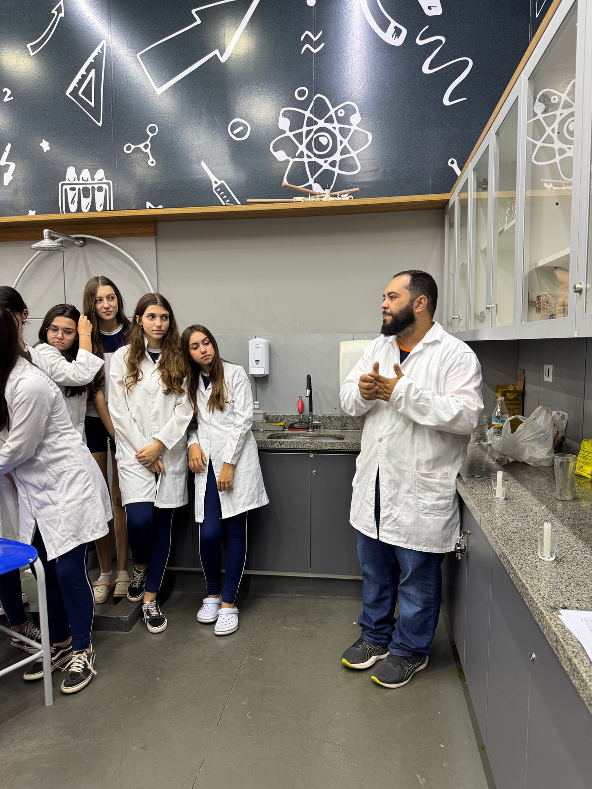 Laboratório - Biologia, Física e Química