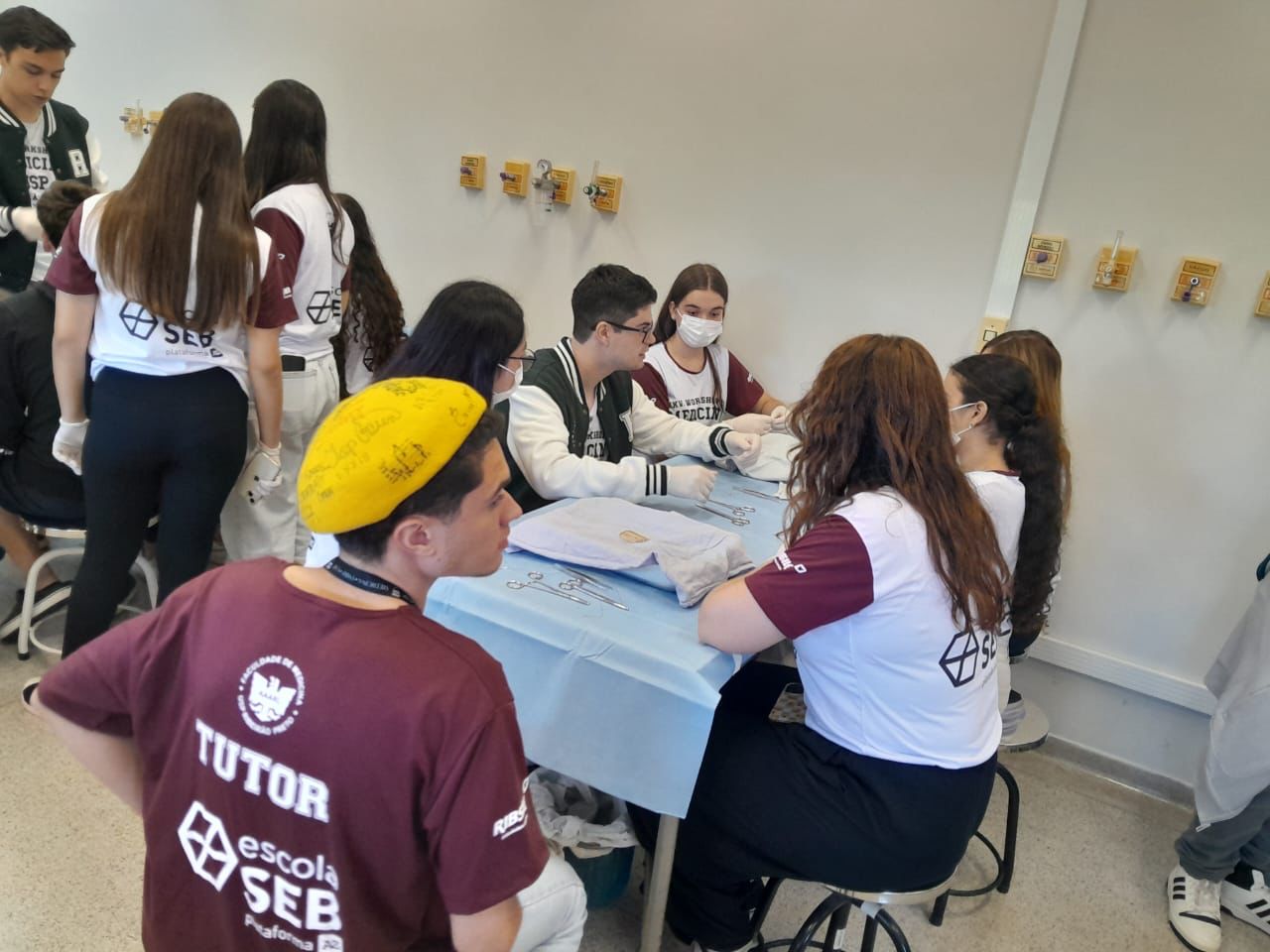 Alunos do Ensino Médio e Pré-Vestibular Participam de Workshop de Medicina da USP