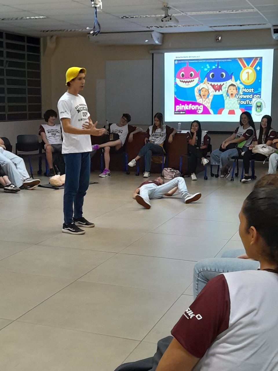 Alunos do Ensino Médio e Pré-Vestibular Participam de Workshop de Medicina da USP