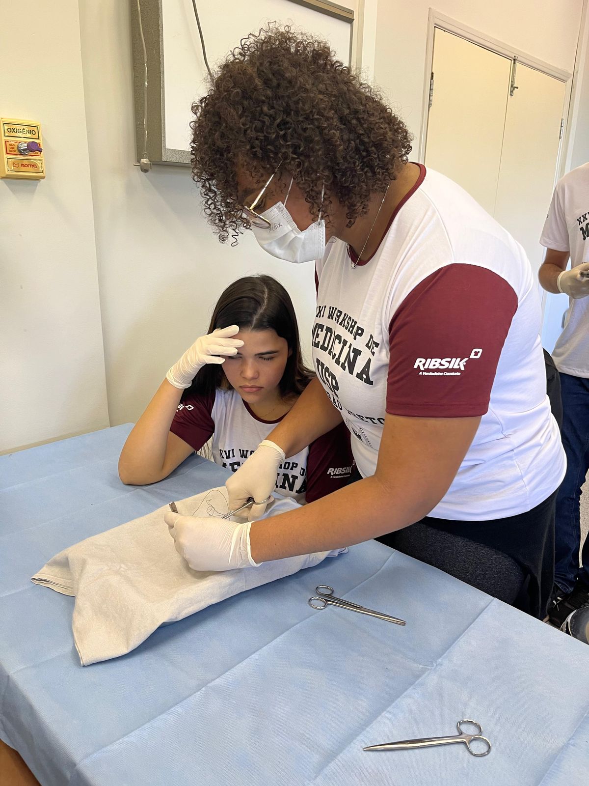 Alunos do Ensino Médio e Pré-Vestibular Participam de Workshop de Medicina da USP